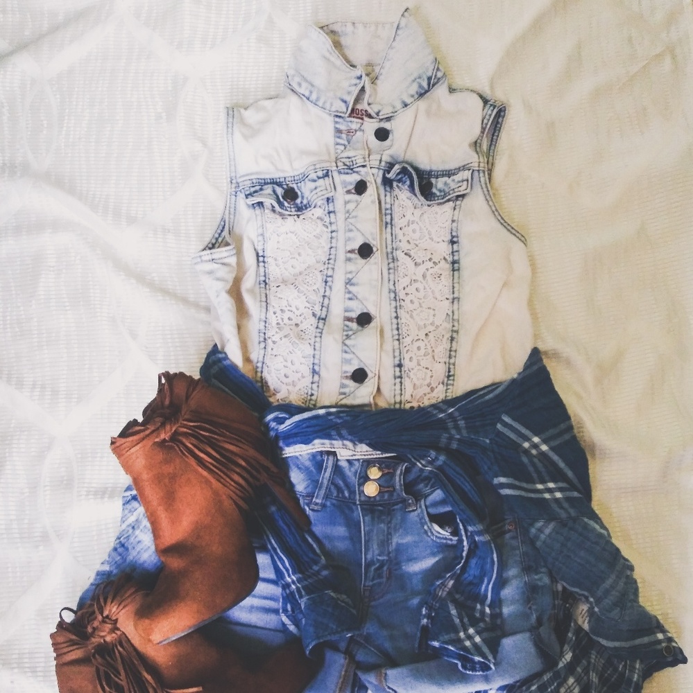 MOSSIMO size medium lace denim vest